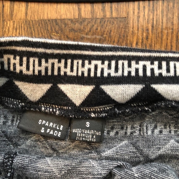 Mini skirt - Picture 2 of 2